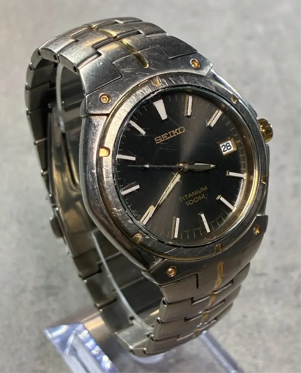 Seiko Titanium Men's Watch 7N42‑0CA0 100M Black Sunburst Dial Date Japan Working